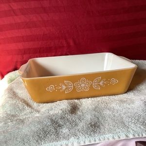Pyrex Vintage Yellow Casserole Dish